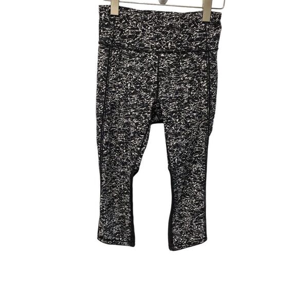 Lululemon Deep Breath Crop Iced Wave White Black Mesh Run Leggings Size 6 - Picture 5 of 10